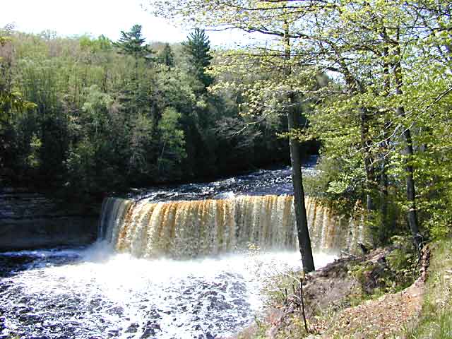 Upper Tahquamenon falls